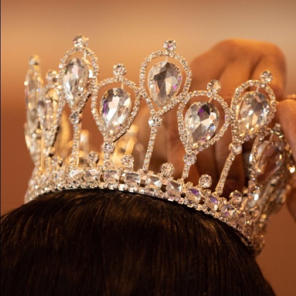 Jeweled crown - Picture 2 of 3